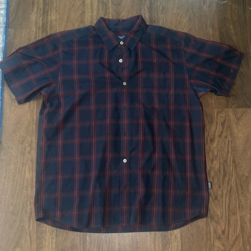 Patagonia organic cotton button down men’s shirt large
